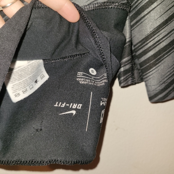 Nike spandex size small - Picture 3 of 3